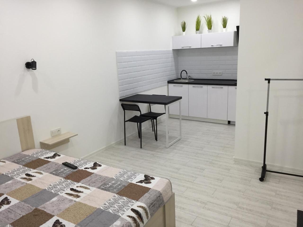 Small Underground Apartment At The Center Kherson Exterior photo